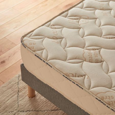 Matelas ressorts ensachés et latex naturel